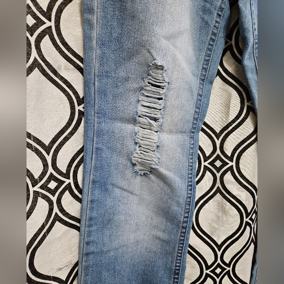 Union Bay Distressed Jeans - Picture 9 of 16